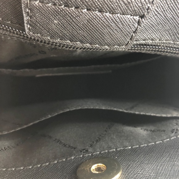 ⭐️HOST PICK⭐️BRAND NEW Michael Kors Small Purse - Picture 7 of 8